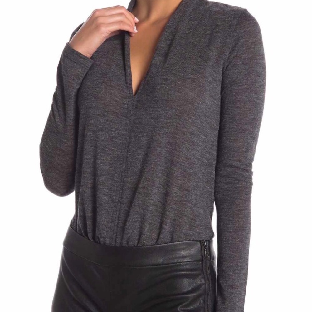 DAVID LERNER Grey V-neck Bodysuit Size Small